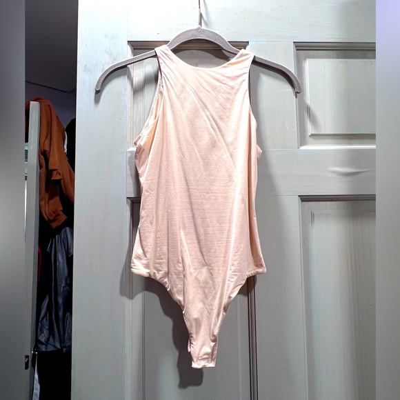 SKIMS BODYSUIT SMALL - Picture 1 of 3